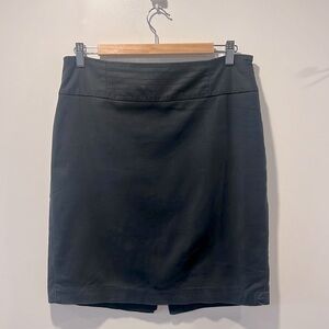 Black tailored short skirt